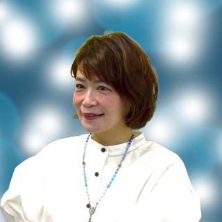 �E���O�Ȏq�搶