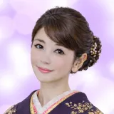 神城華子先生（ヴェルニ専属、霊視、32年）のプロフィール写真