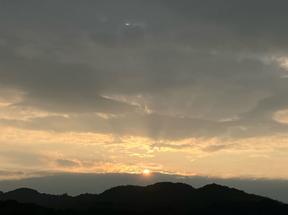 西の空